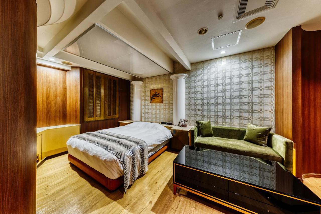 Hotel Artia Dinosaur Machida -Adult Only Kamiseya Exterior foto