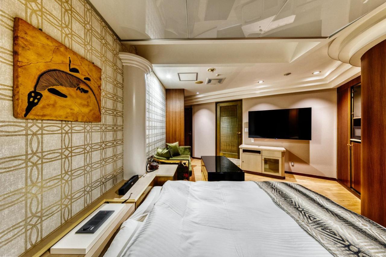 Hotel Artia Dinosaur Machida -Adult Only Kamiseya Exterior foto